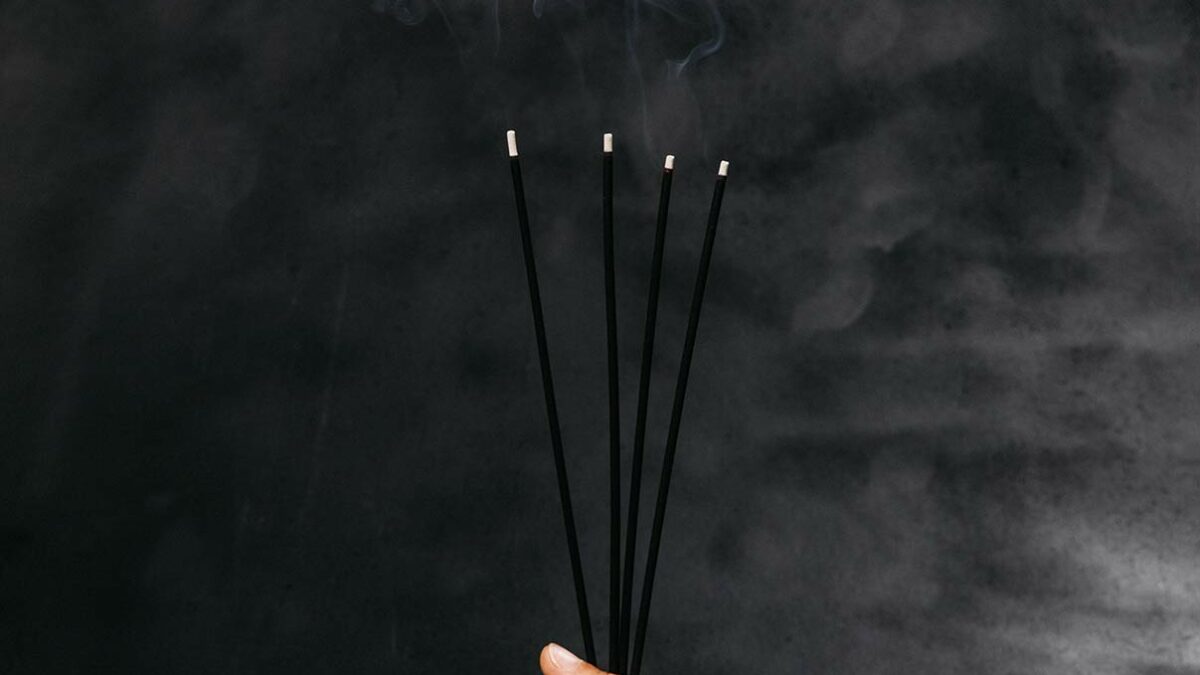 PF Sandalwood Rose incense portrait 1400