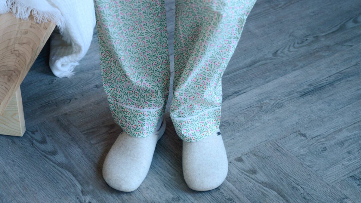Pale Green Frond Pyjamas - Image 4