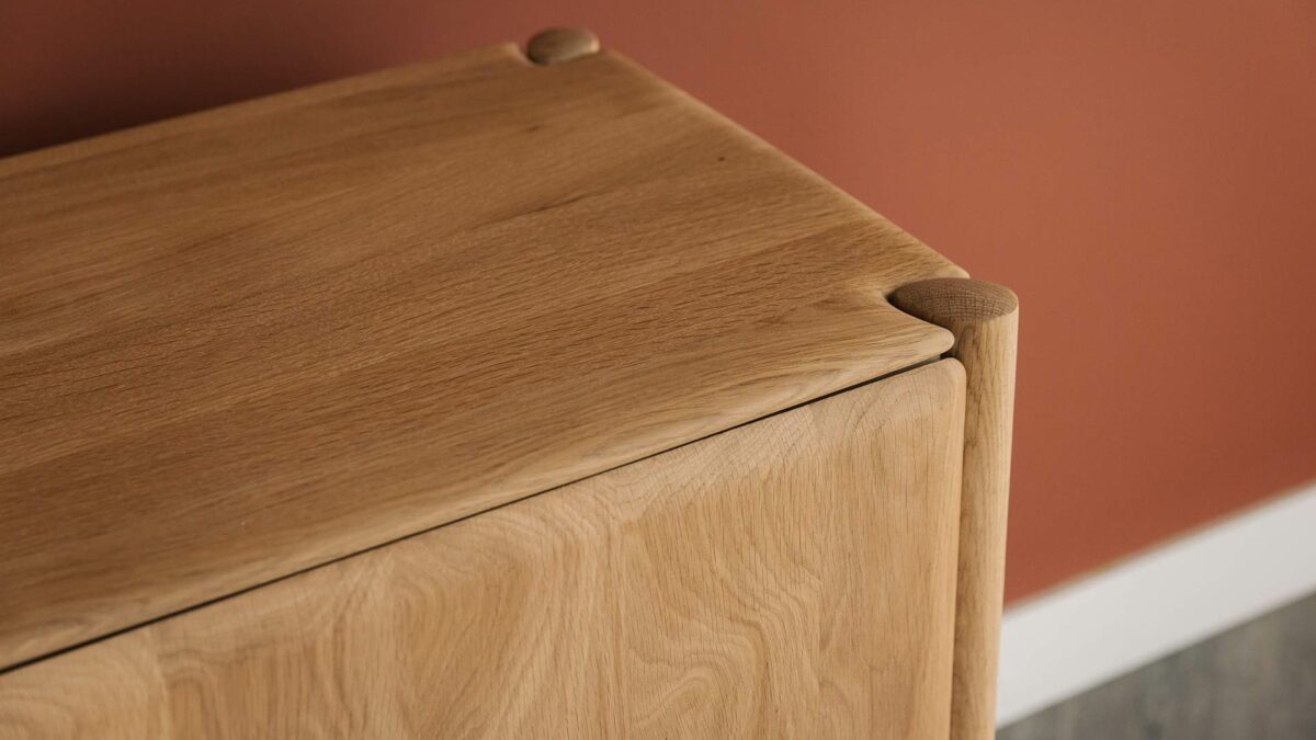 Pi oak sideboard detail