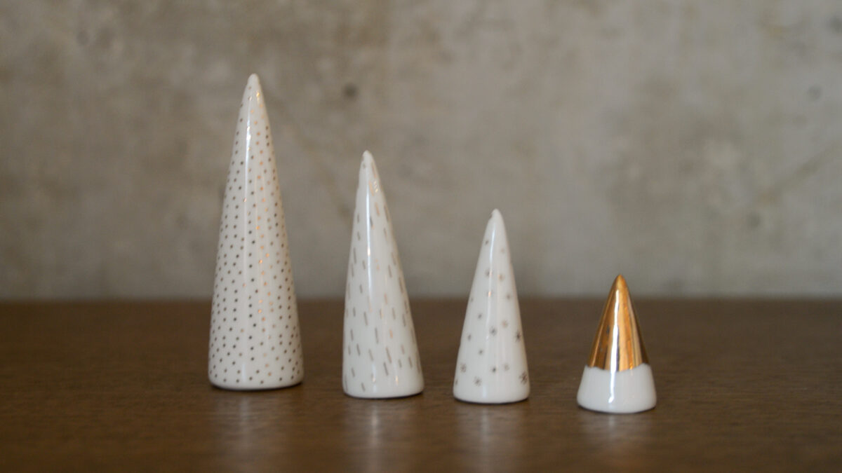 porcelain christmas tree set with gold details