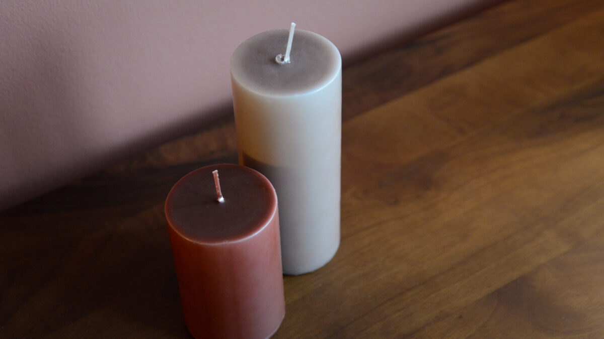 Set of 2 Unscented Candles - Red & Mink - Image 2