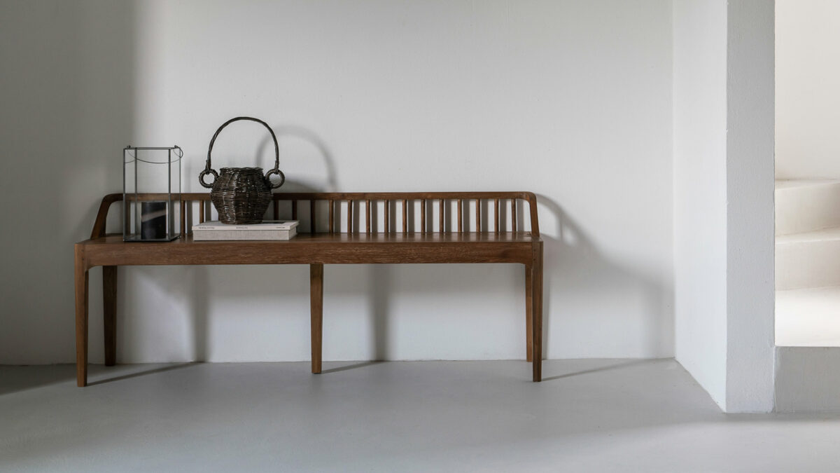 Spindle bench in reclaimed teak