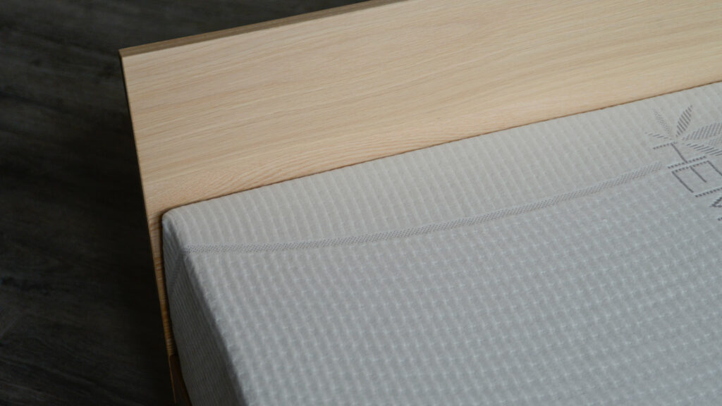 Talalay Latex Mattress on Oak Kumo