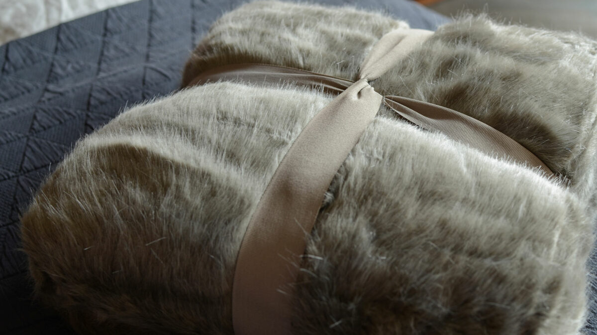 Wild-Mink-faux-fur-throw