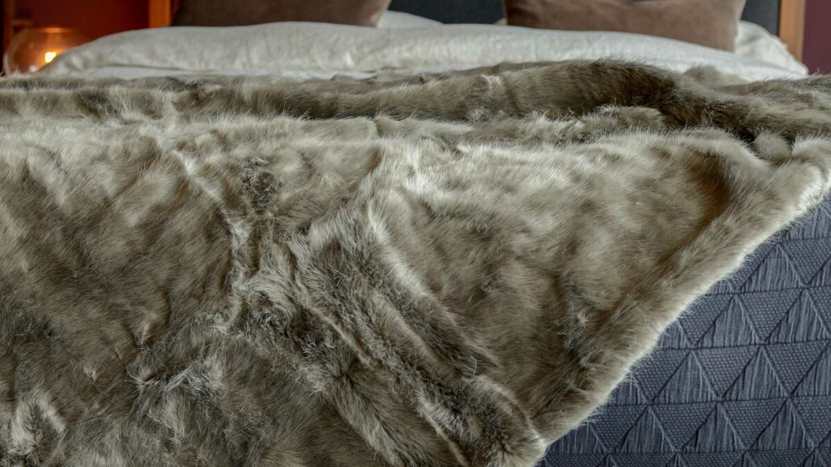 Wild-Mink-faux-fur-throw