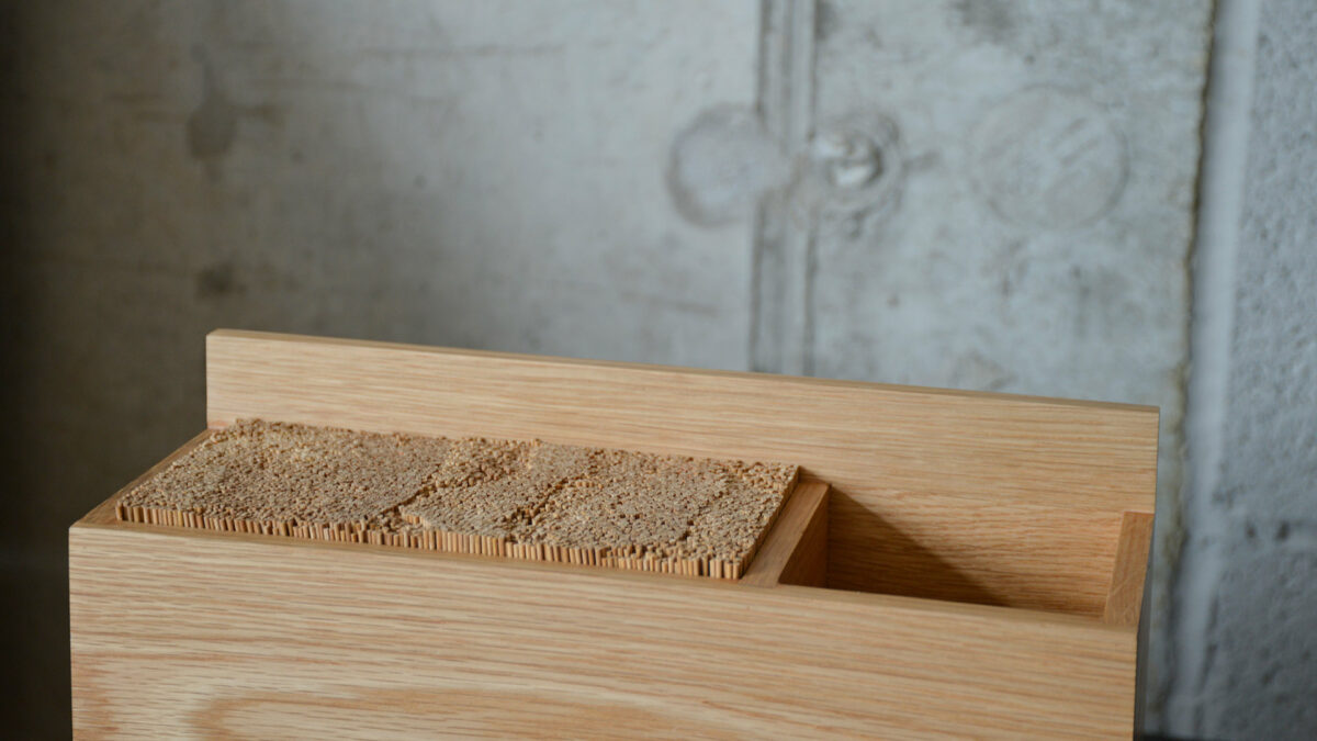 natural oak knife block and kitchen utensils holder