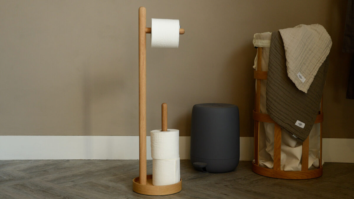 oak free-standing loo roll holder and dispenser