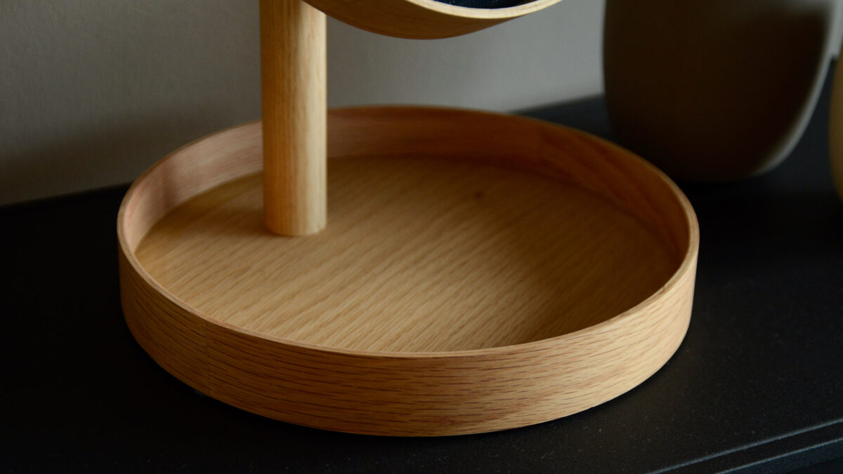 Wireworks oak mirror base close up