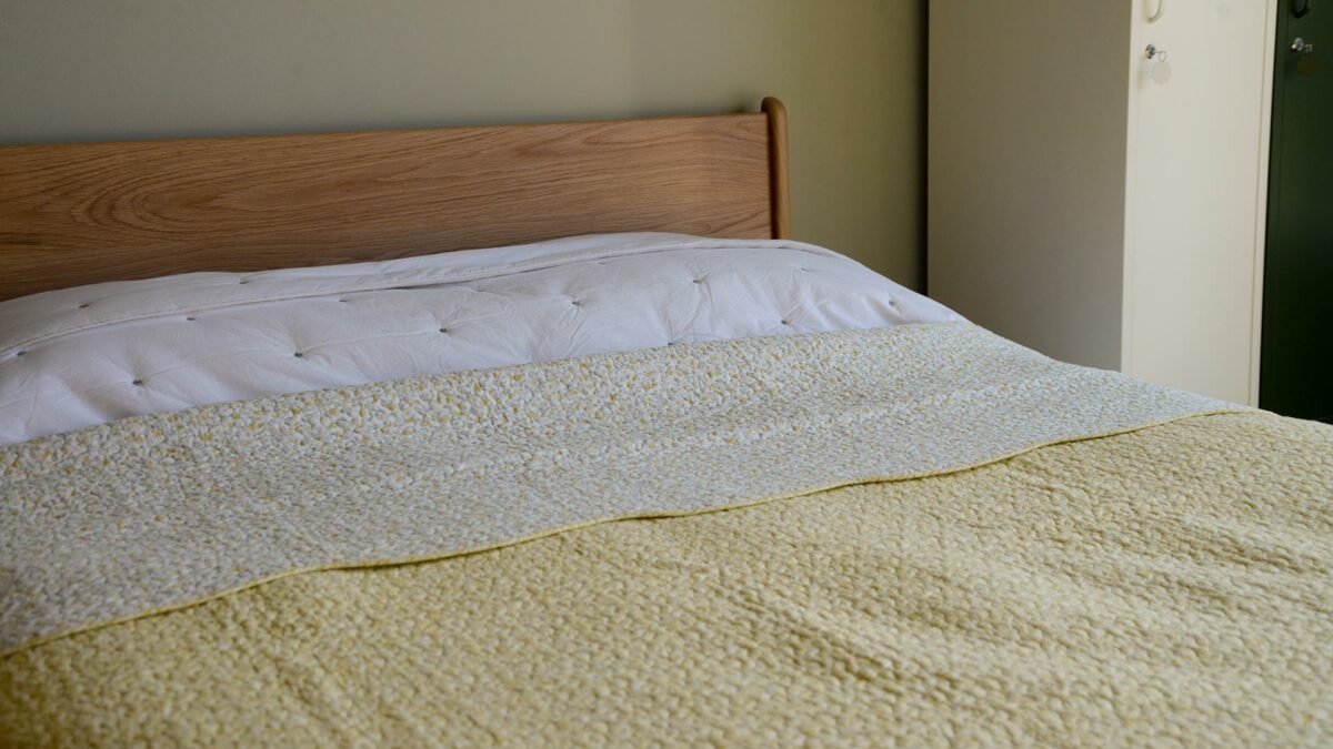 Yarrow yellow floral reversible bedspread 1920