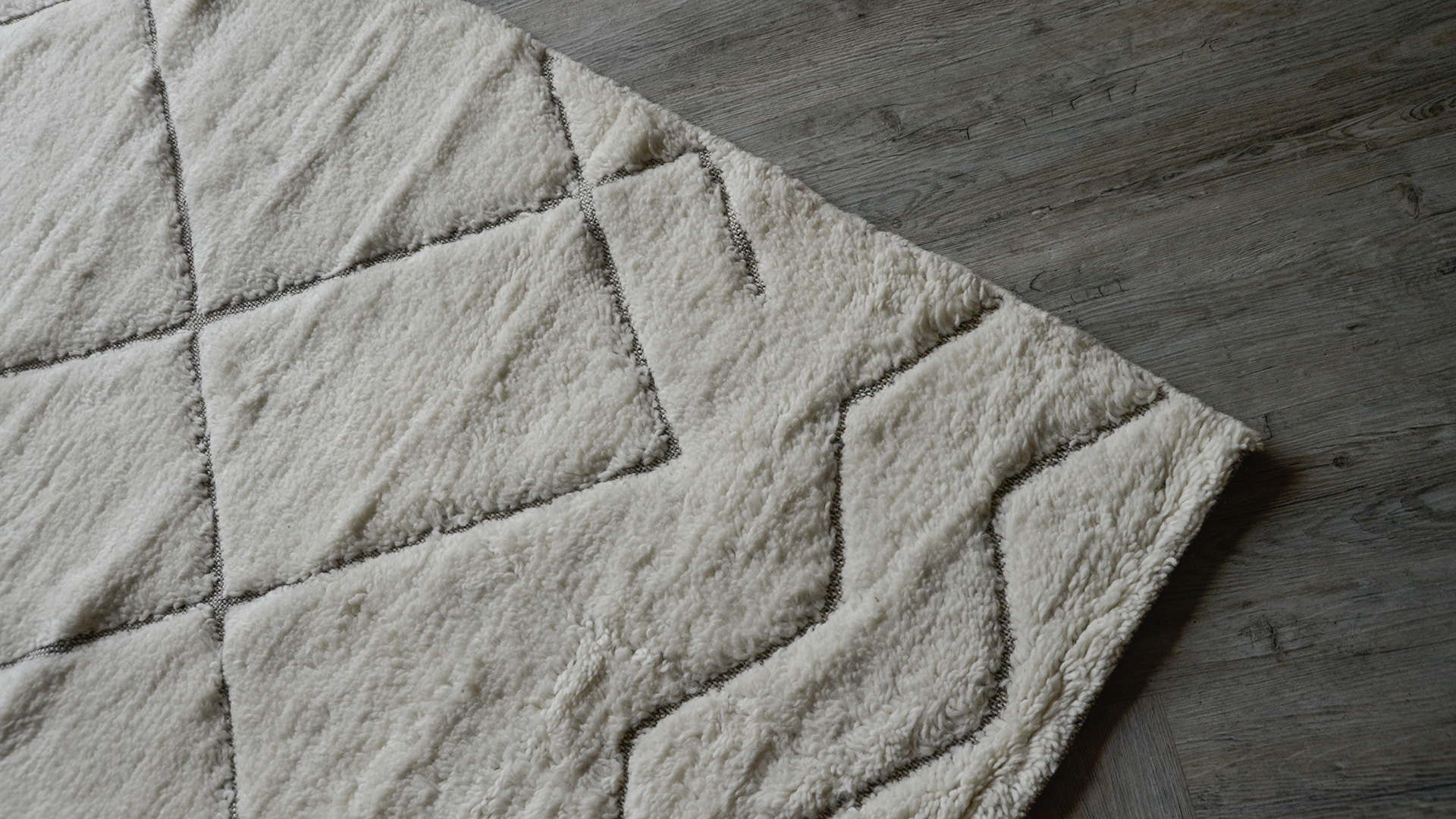 Zig Zag Modern Pattern Rug Natural Bed Company