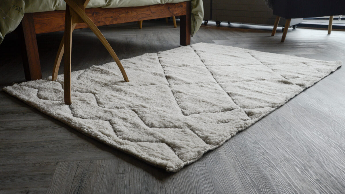 Zig Zag Rug Full with Twist Table and Walnut Hathersage