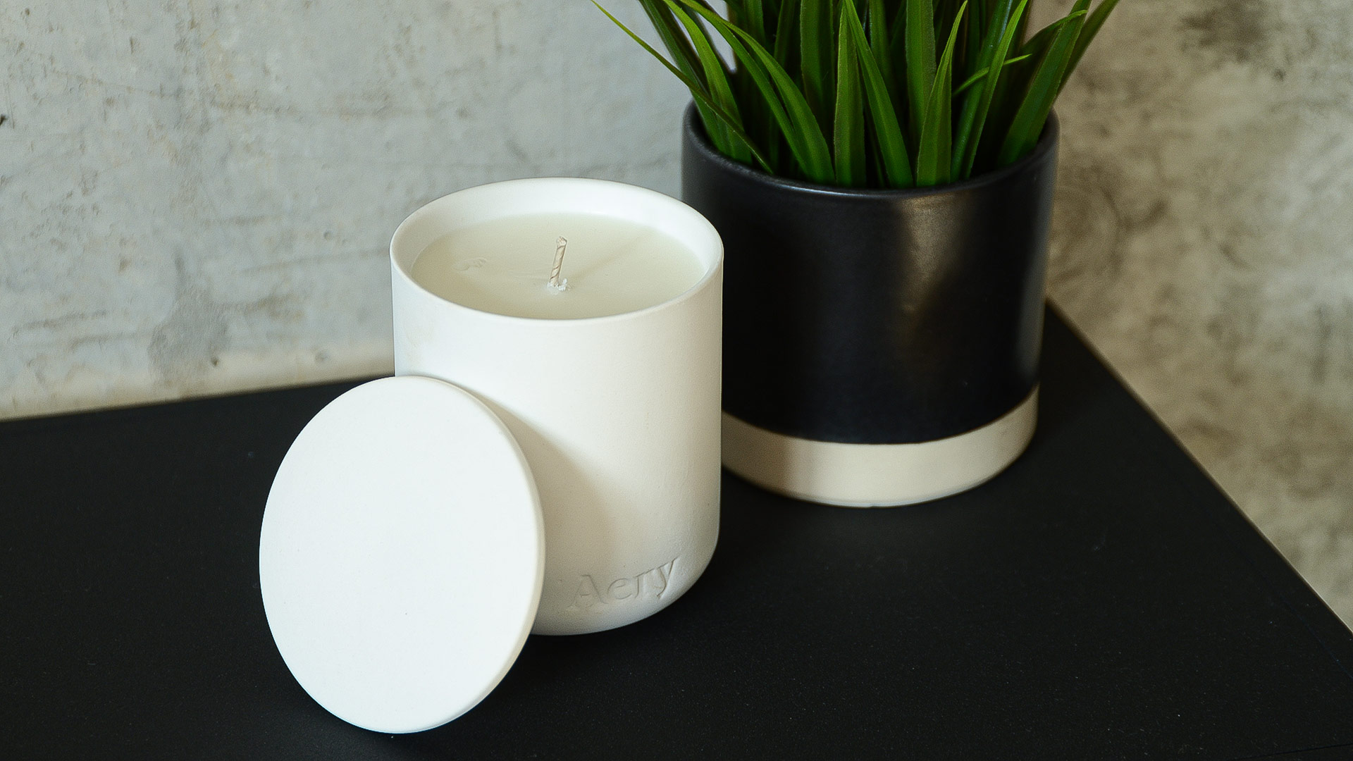 eco friendly candle in porcelain pot