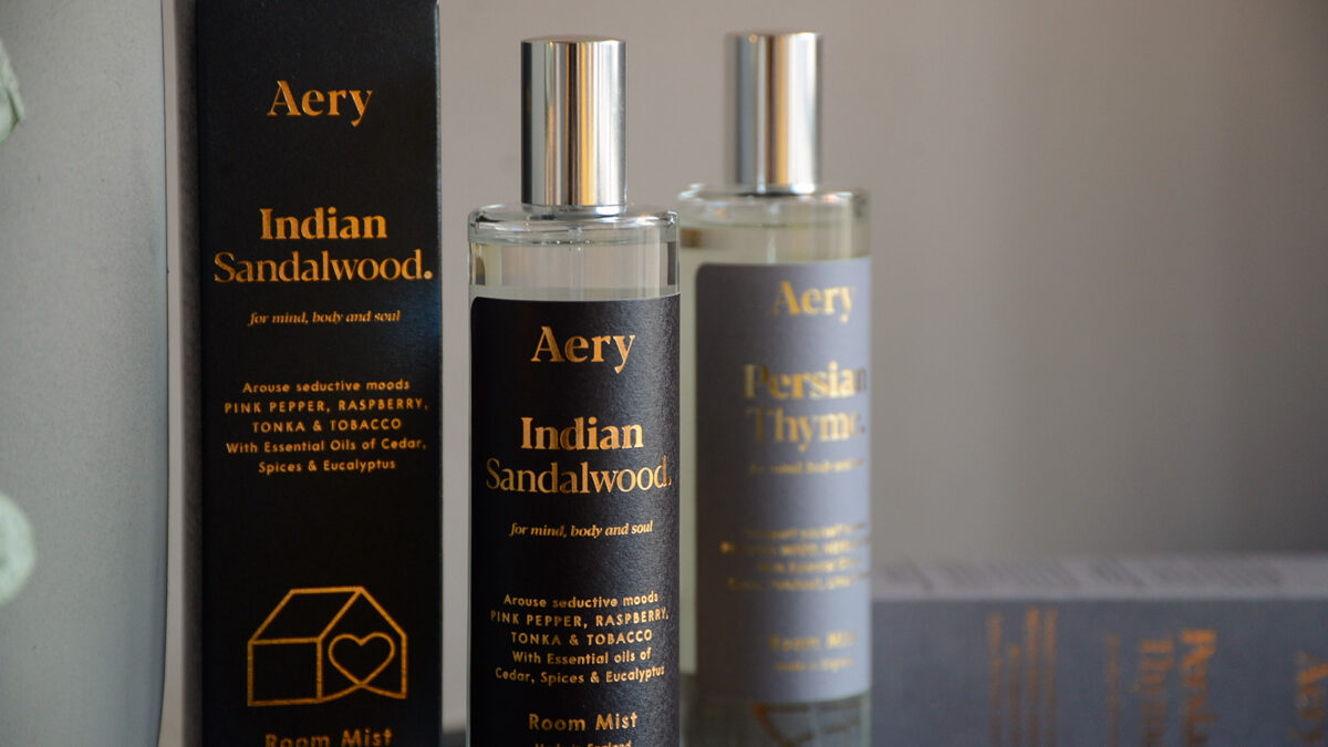 Aery room scent sprays in 2 scents