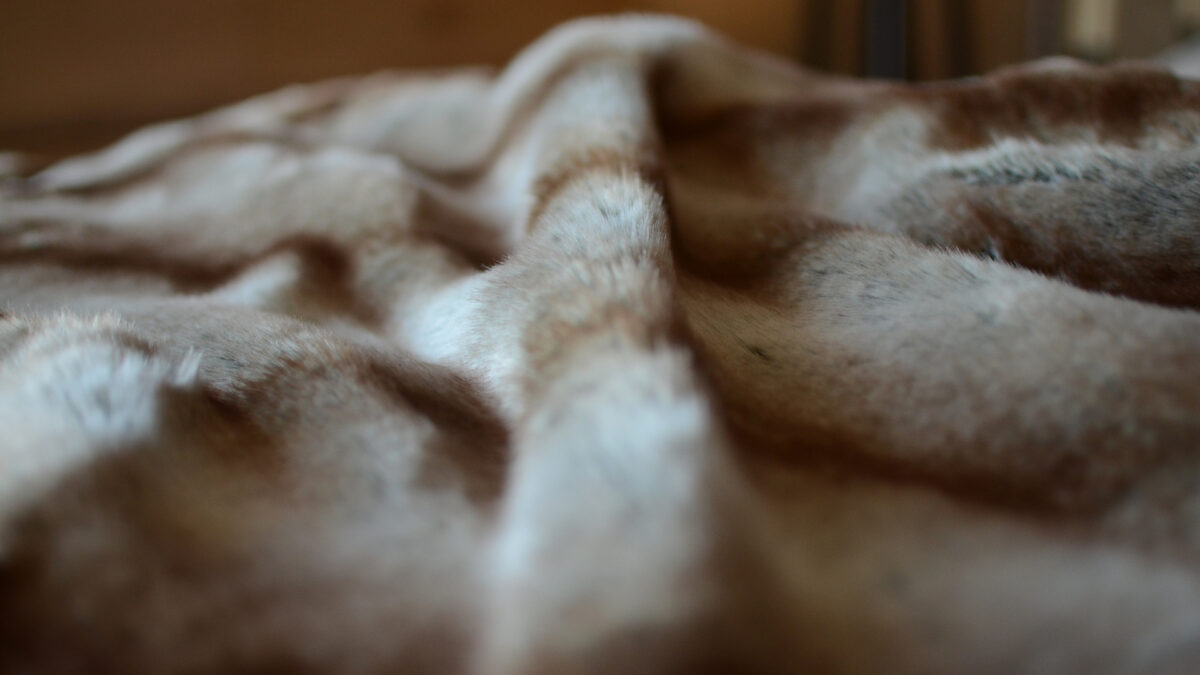 alaska rabbit faux fur bedspread