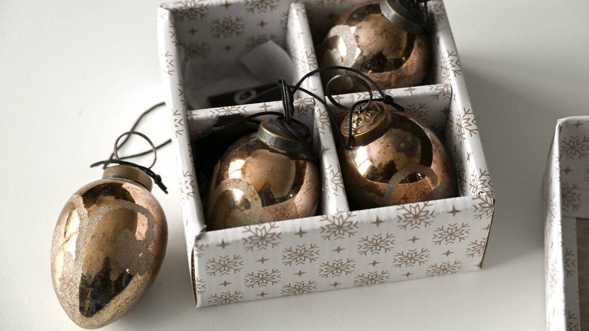 Box of Luxury Glass Christmas Decorations - Antique Gold - Image 7