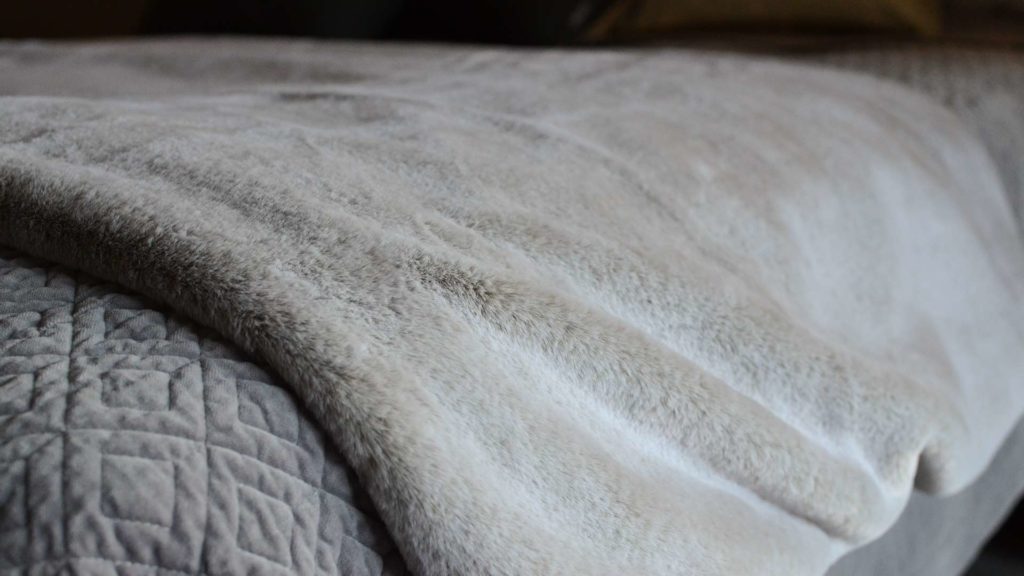 antique-silver-frost-faux-fur-throw