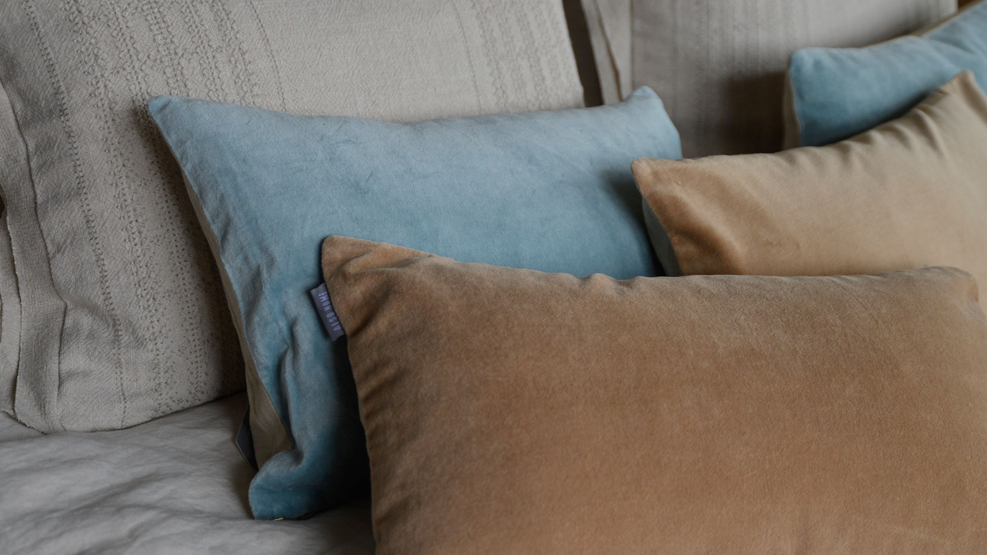 Cheap velvet pillows online