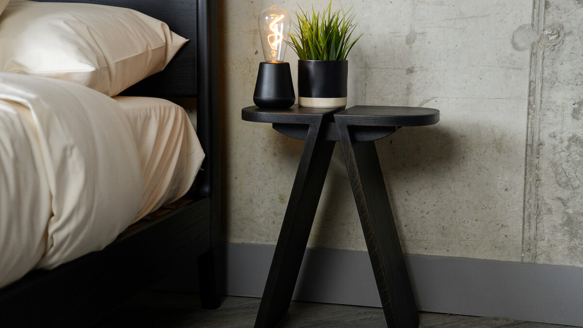 avio stool dark brown finish with outdoor humble lamp