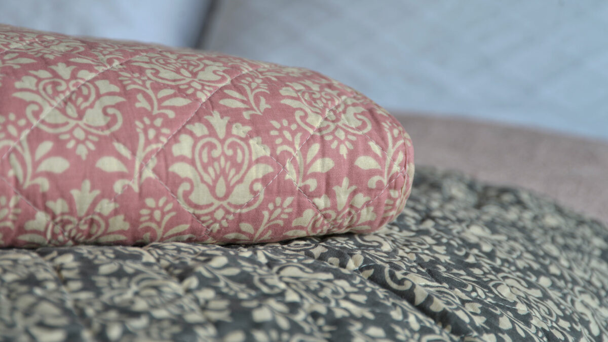 baroque-print-quilted-throws