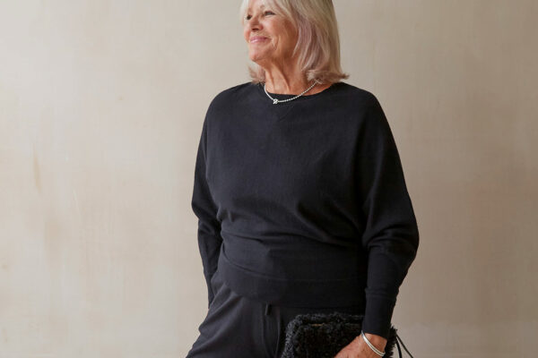 Batwing sleeve jumper in black
