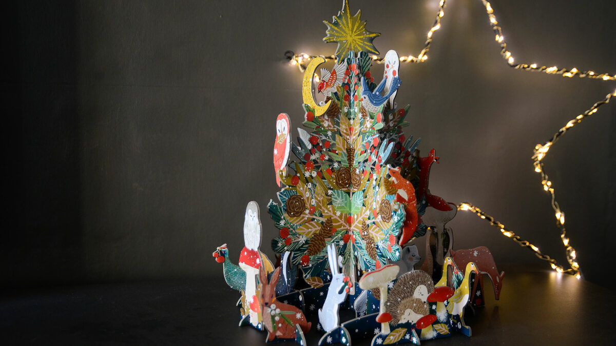 beneath the tree 3d advent