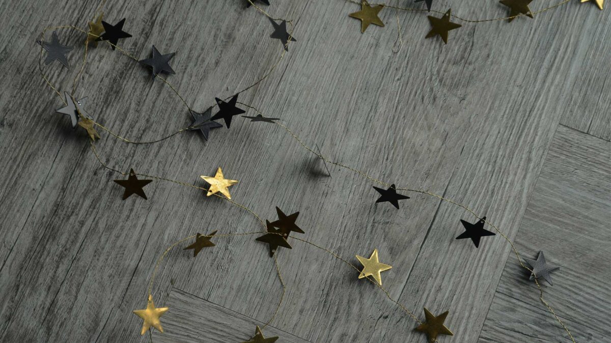 black and brass metal star garlands