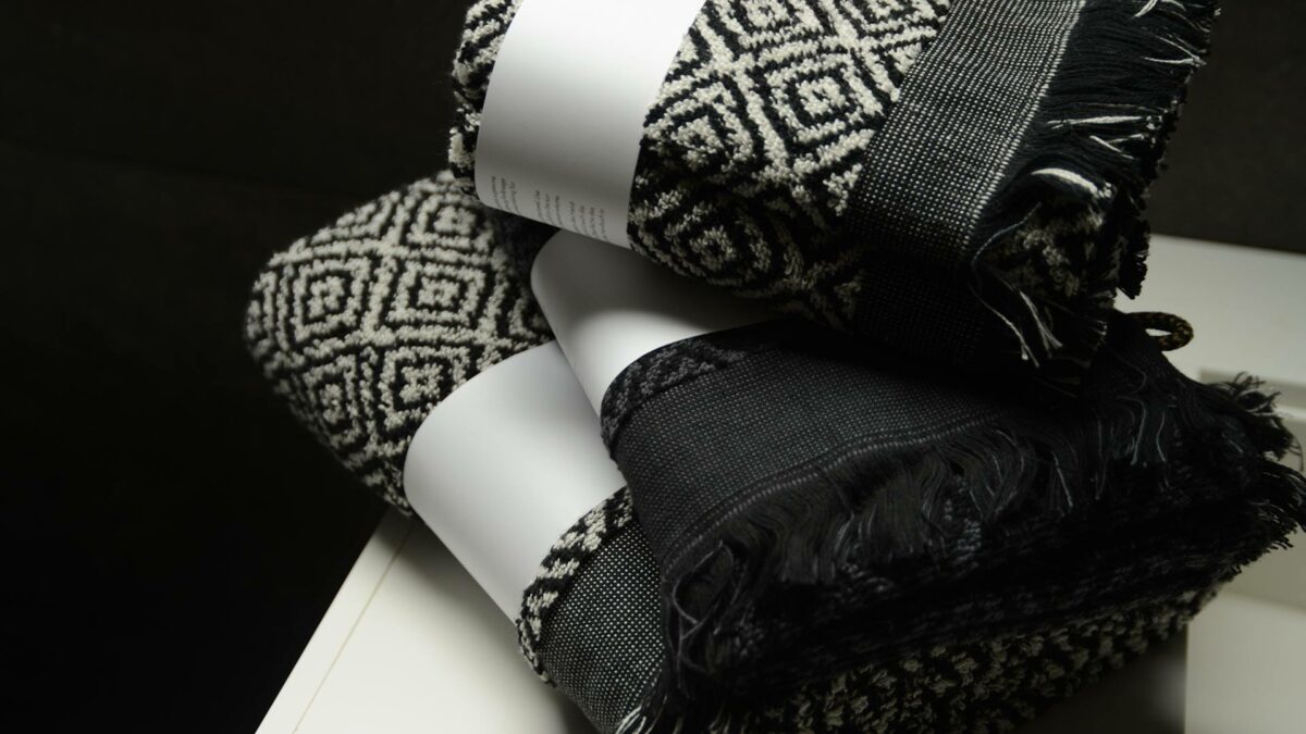 black and cream or grey towels 1
