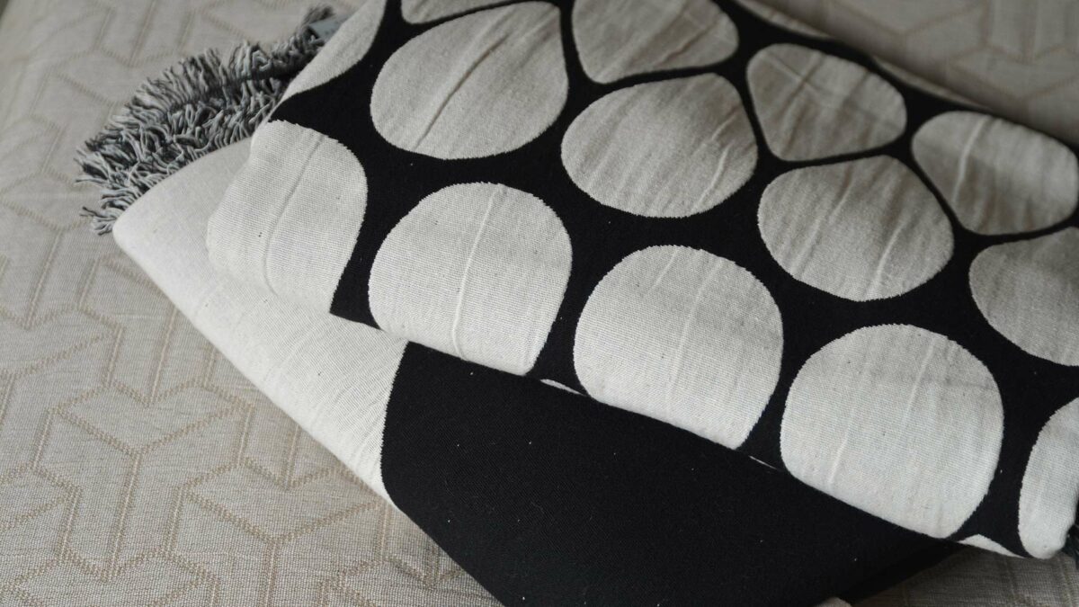 black and ivory modern cotton blankets