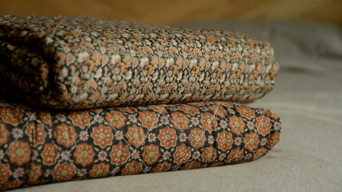 black and paprika blankets