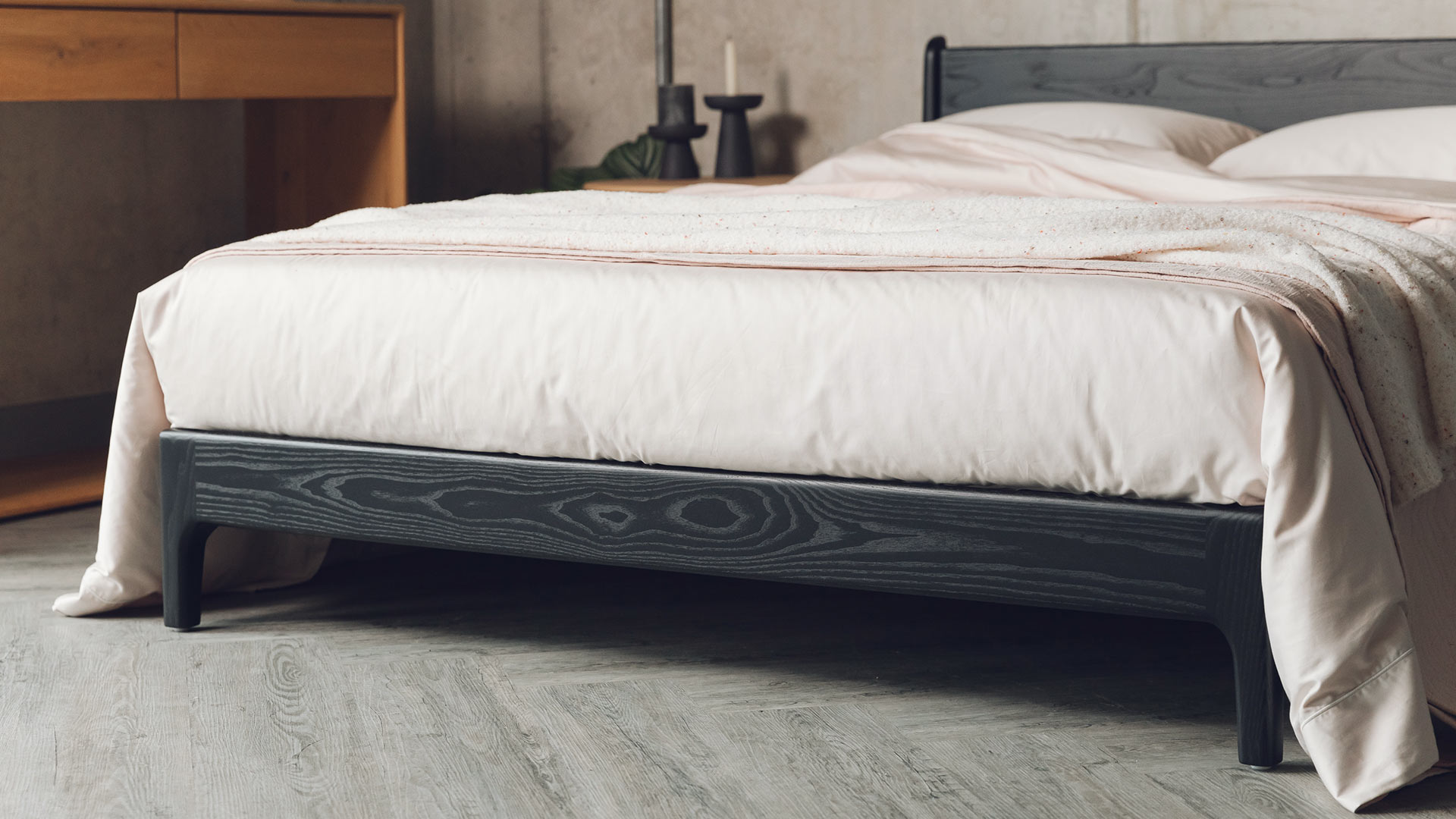 Bedding for black furniture store