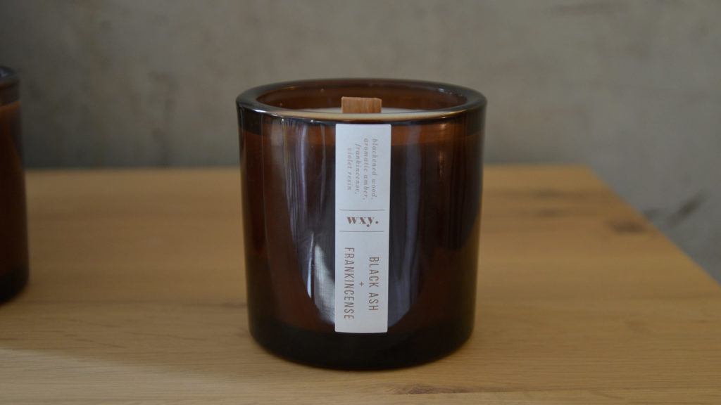 wood wick candle - black ash