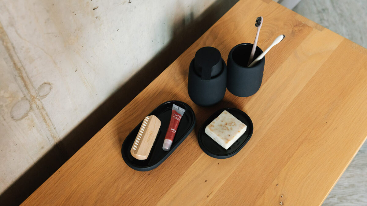 black bathroom accesories from blomus
