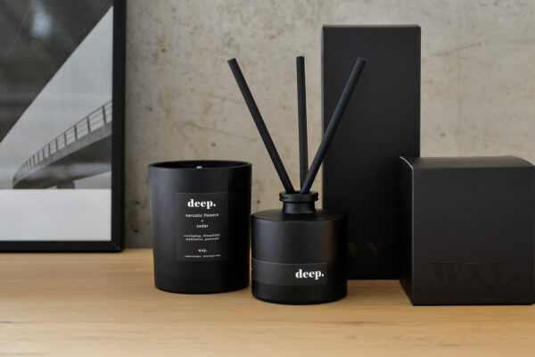 black-collection-scented-candle-and-diffuser-Deep