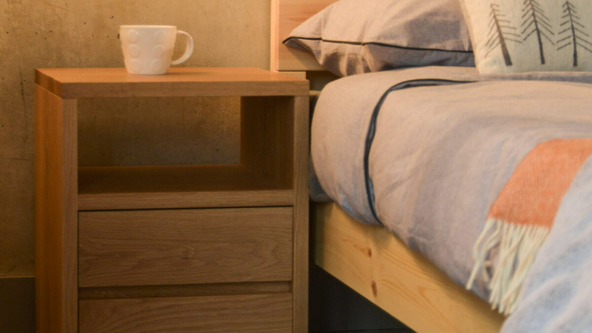 Cube 2 drawer bedside table with shelf and in Oak