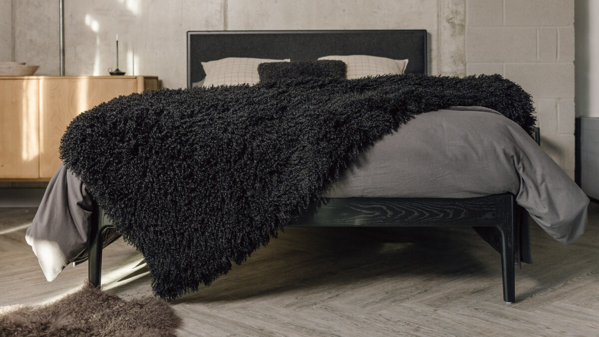 Quick Ship Black Oak Carlisle Bed - Image 7