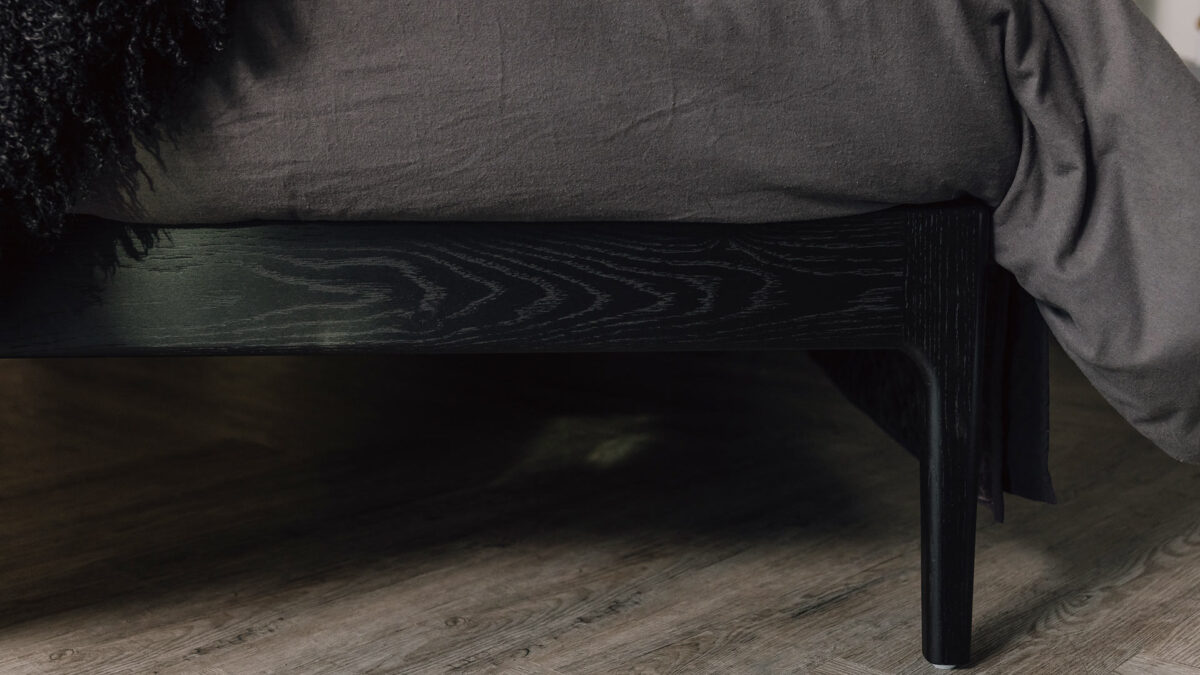 Quick Ship Black Oak Carlisle Bed - Image 5