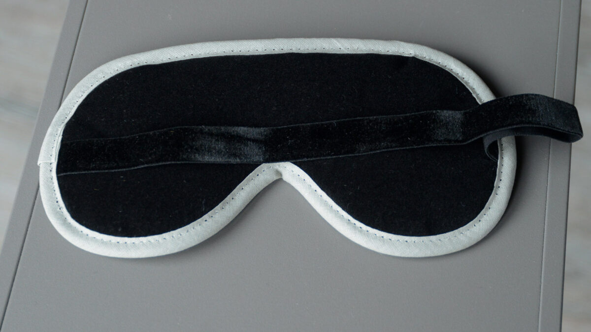 black velvet eye mask reverse