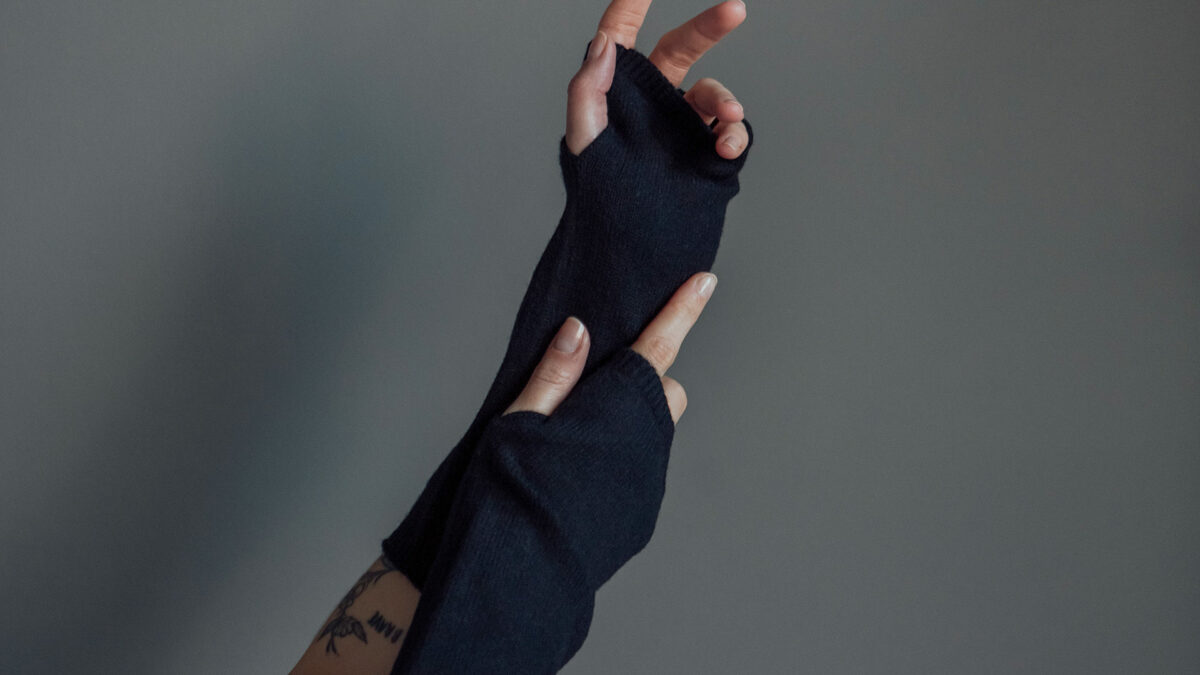 black wrist warmers
