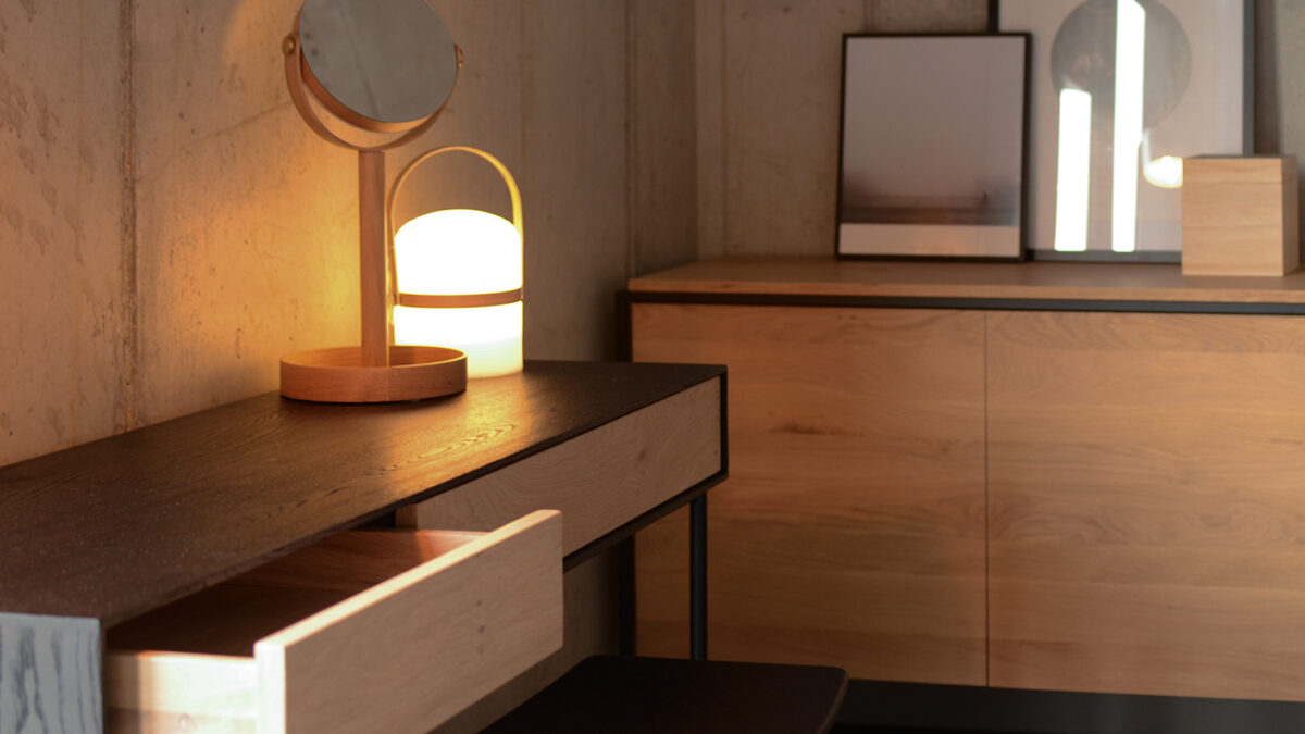 blackbird dressing table detail