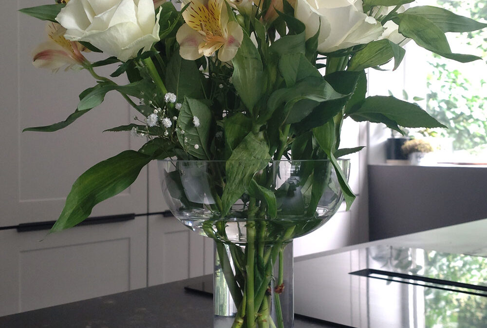Modern Glass Vase - Image 4