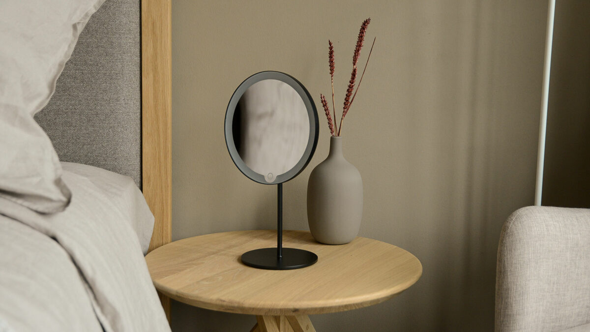 magnifying make-up mirror with LED light shown light off