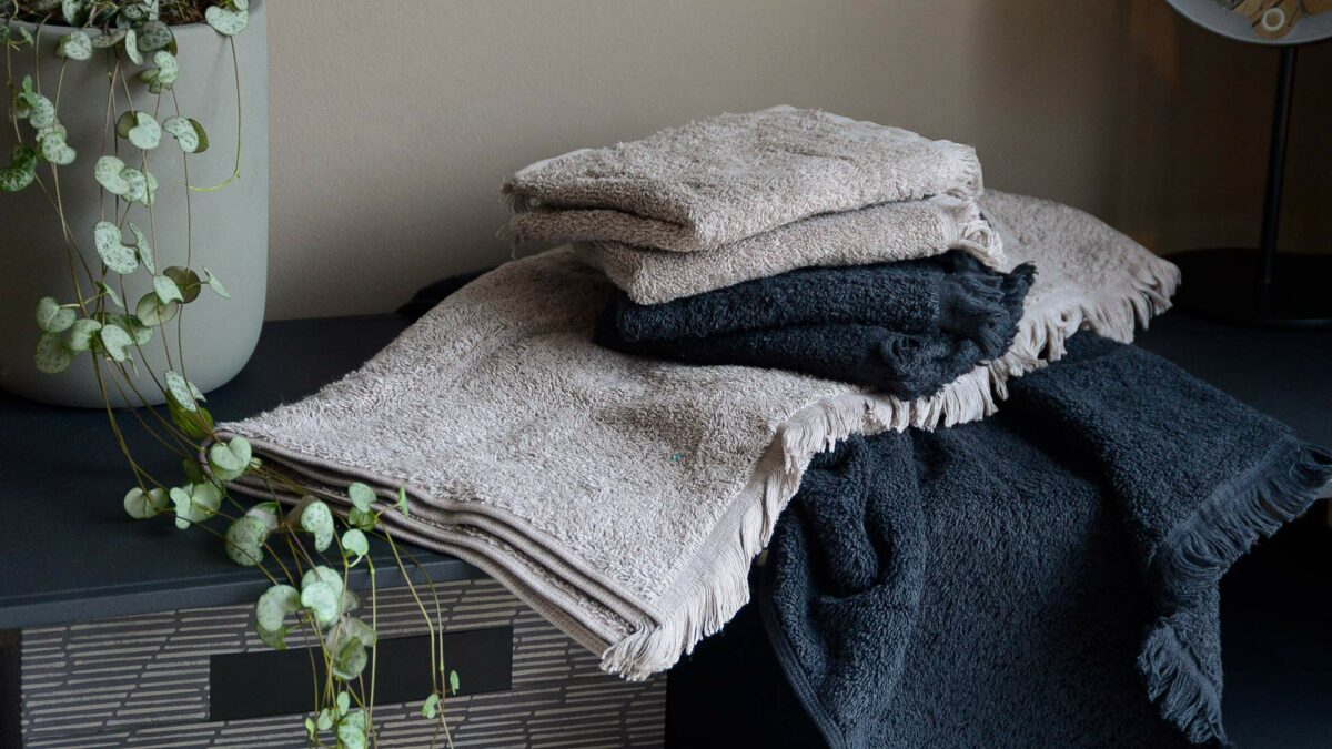 blomus tassle towels layered look