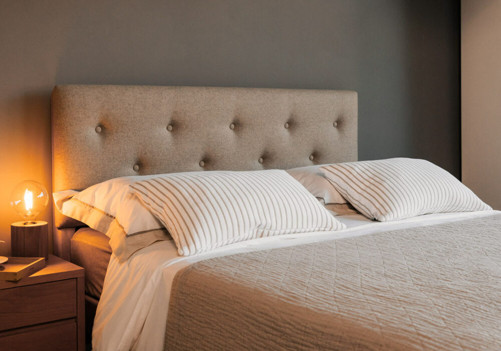 Bloomsbury Bed with Buttoned Headboard Natural Bed Company