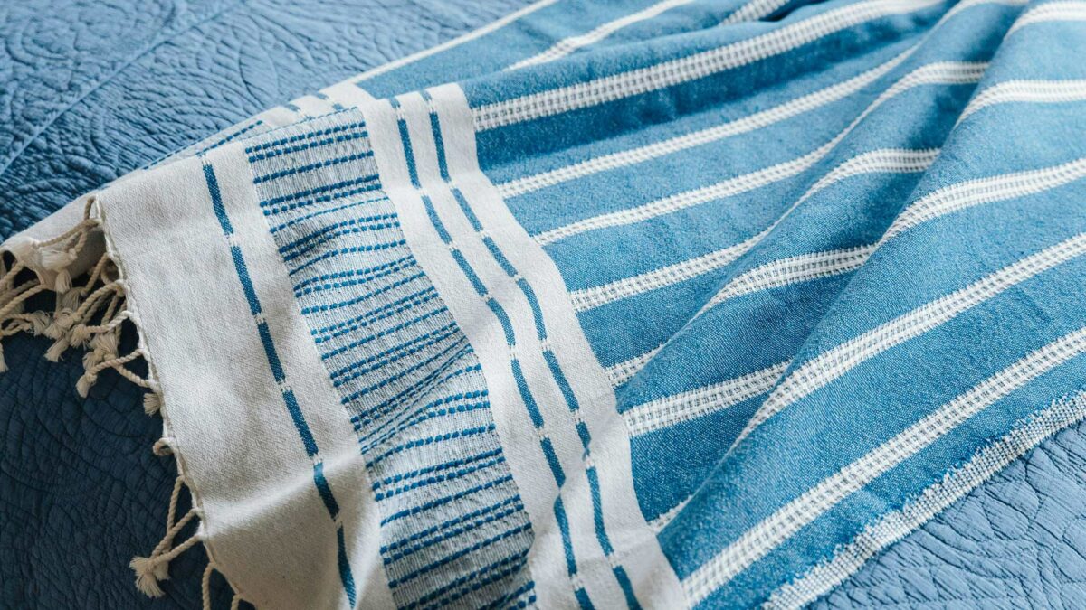 blue bedspread with cotton peshtemal