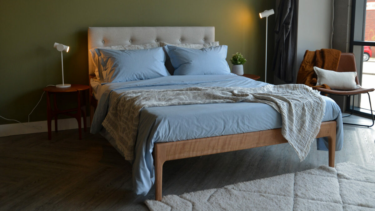 blue chambray bedding full view on cherry bloomsbury