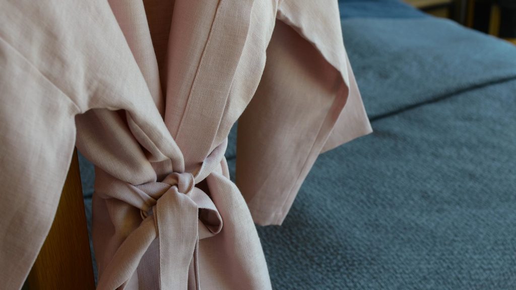 blush-pink-linen-robe