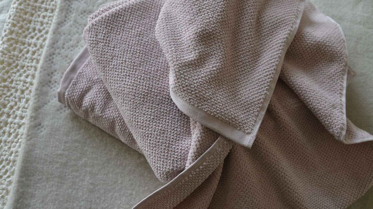 blush-pink-textured-towels