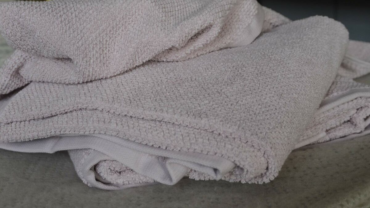 blush pink textured towels stack2
