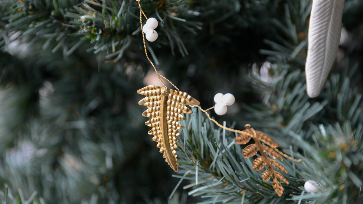 brass colour leaves christmas garland