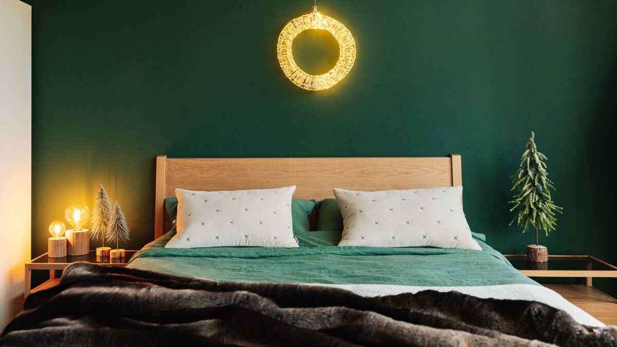 bright halo xmas wreath